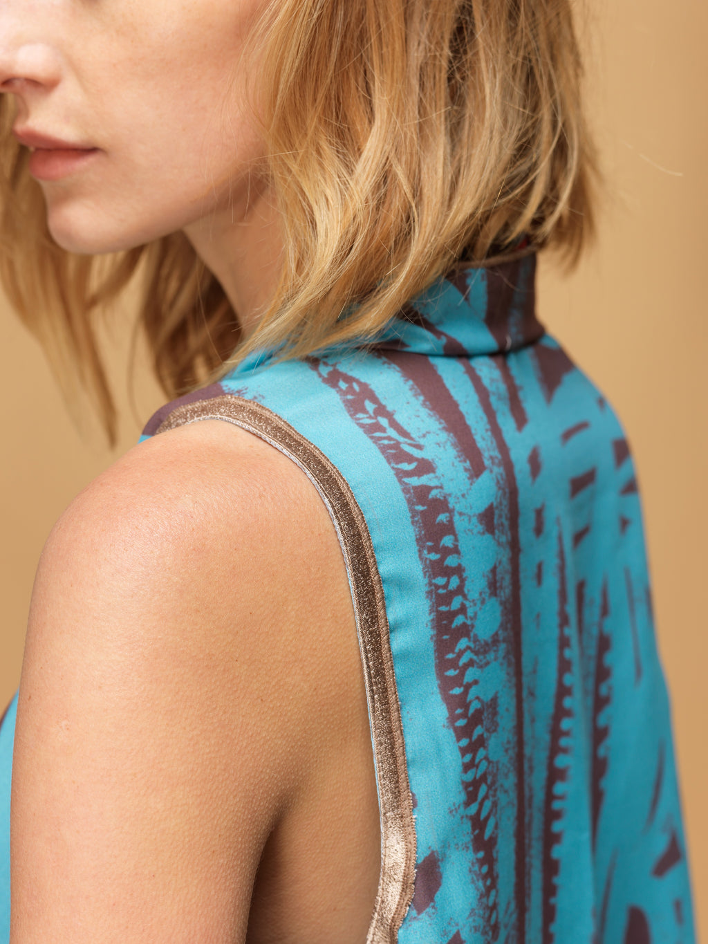 VALERIA Phyllo - Brown And Turquoise W / Tree Brown